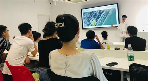 凡物設(shè)計(jì)聯(lián)合創(chuàng)始人李老師加入清風(fēng)教研團(tuán)隊(duì)