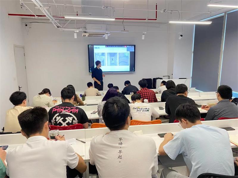 2022年9月13日凡物設計聯合創始人吳津亮給同學們分享疊墅設計方案